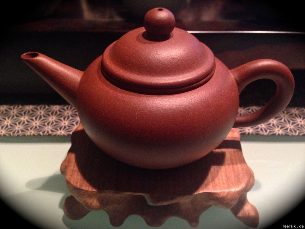 Yixing Teapot Di Cao Qing Shui Ping (135ml)