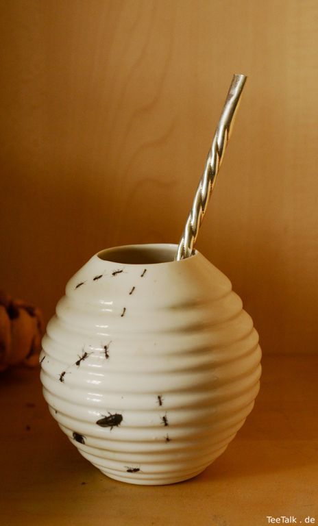 calabaza aus Keramik, bemalt mit ... bugs ;)