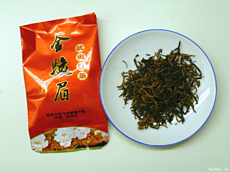 Supreme Organic Wuyi Golden Bud Jin Jun Mei Golden Eyebrow Black Tea