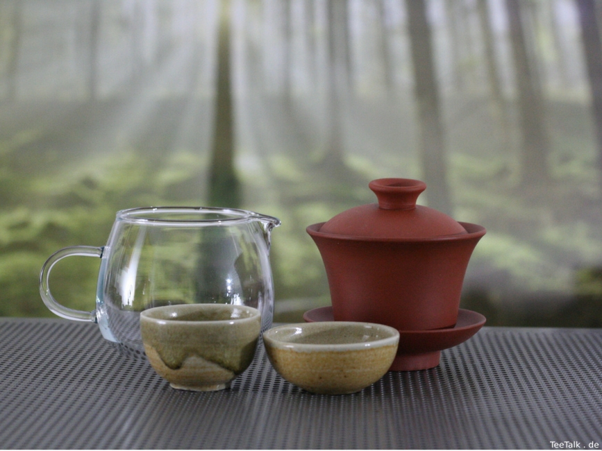 Yixing Gaiwan, Pitcher aus Glas, zwei Teeschälchen