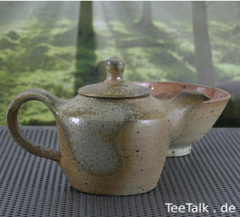 Teekanne aus dem Anagama und Teeschale