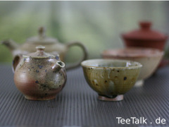 Teekännchen um 110 ml mit passender Teeschale - Holzbrandkeramik